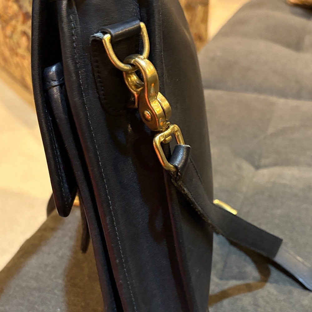 Vintage Coach Station Bag - Picture 3 of 7